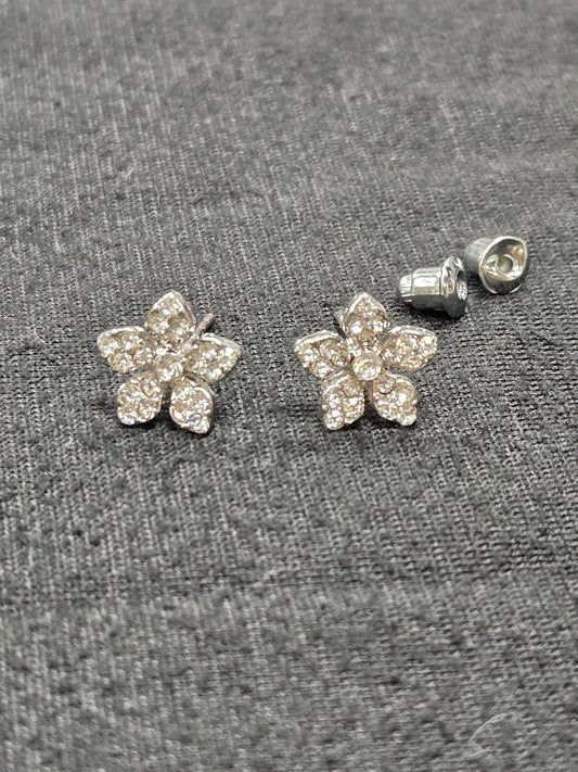 Flower studs