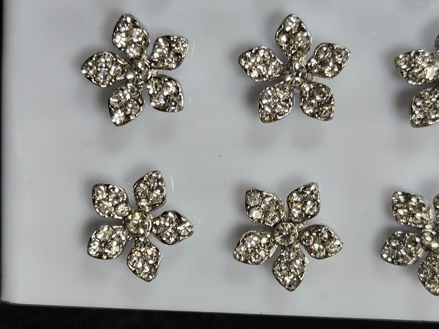 Flower studs